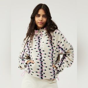 NWT Outdoor Voices size XXS Primofleece 1/4 zip hoodie ecru blizzard